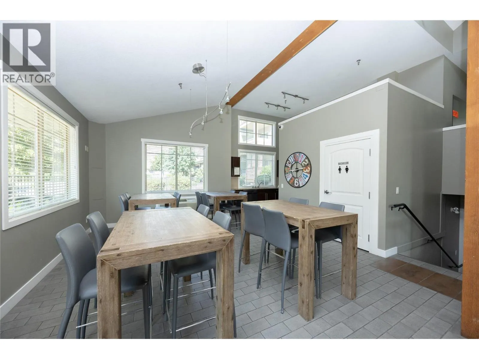 3733 Casorso Road Unit# 103