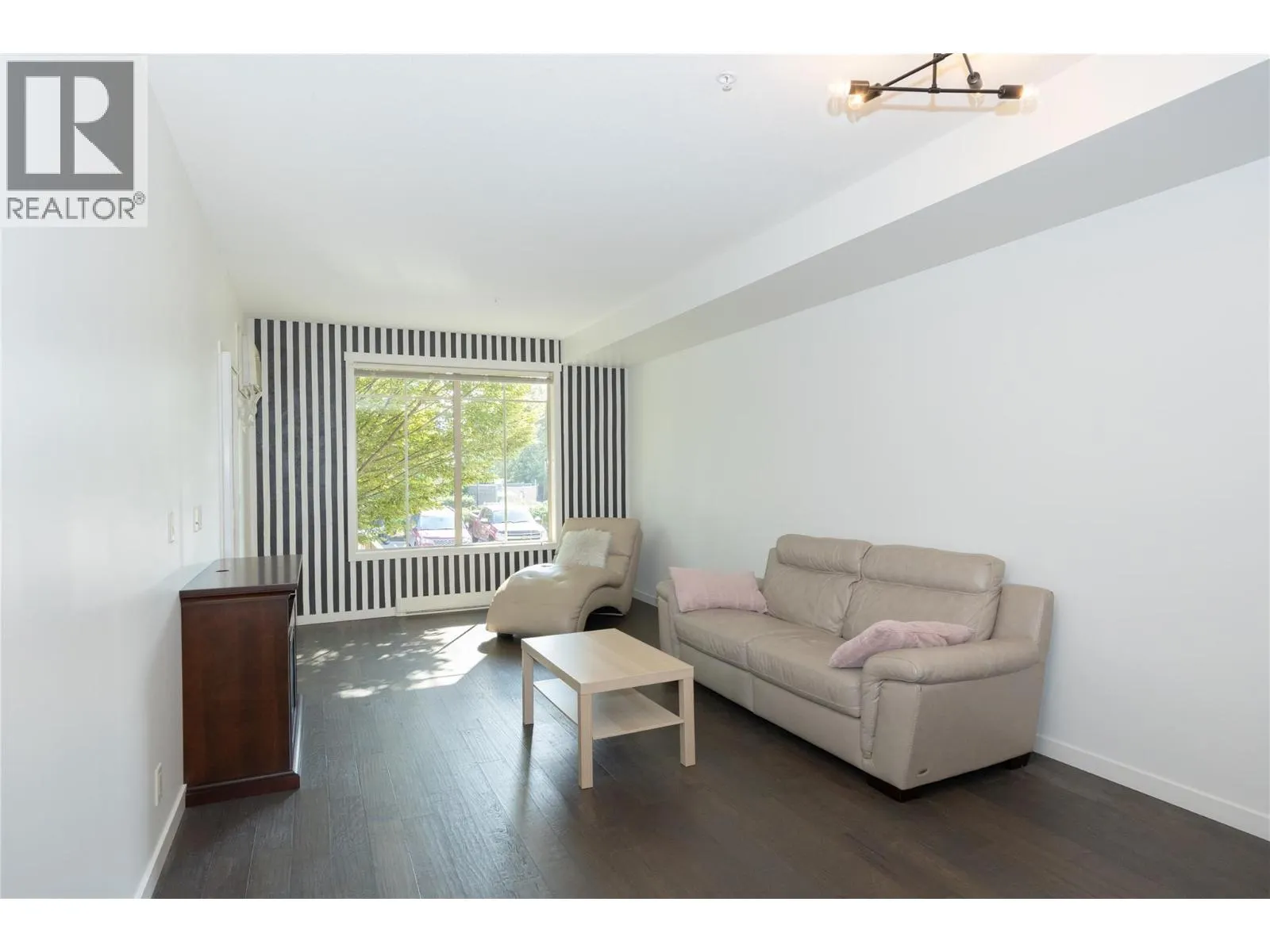 3733 Casorso Road Unit# 103