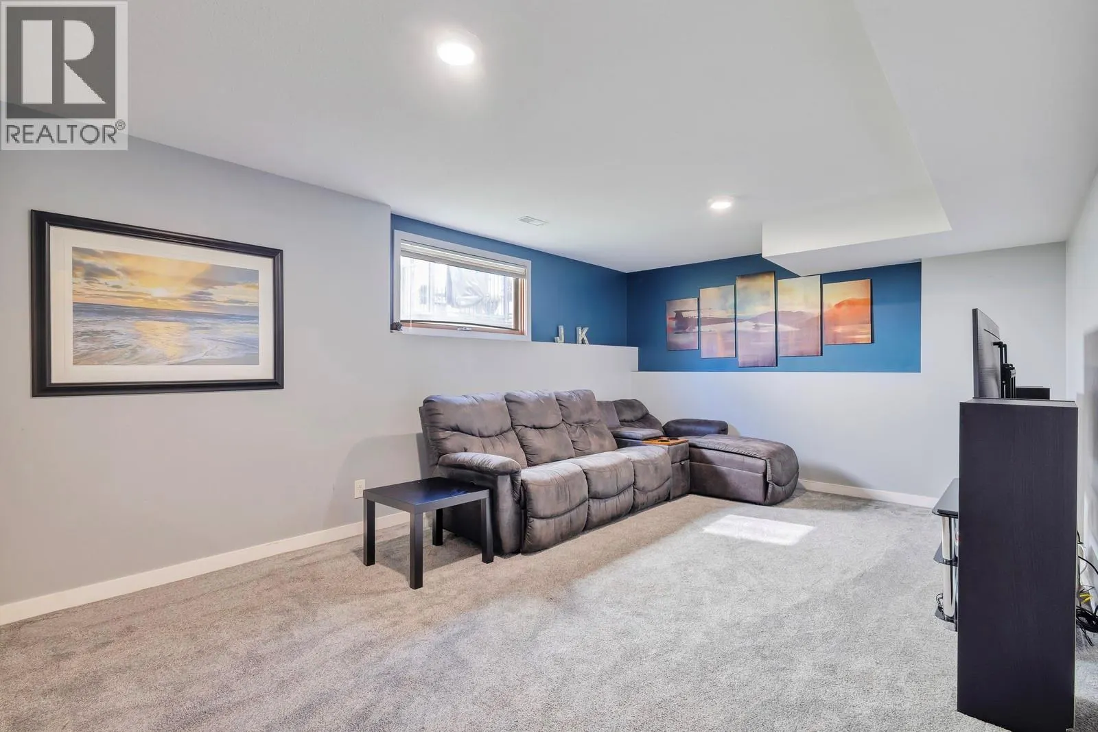 325 McTavish Road