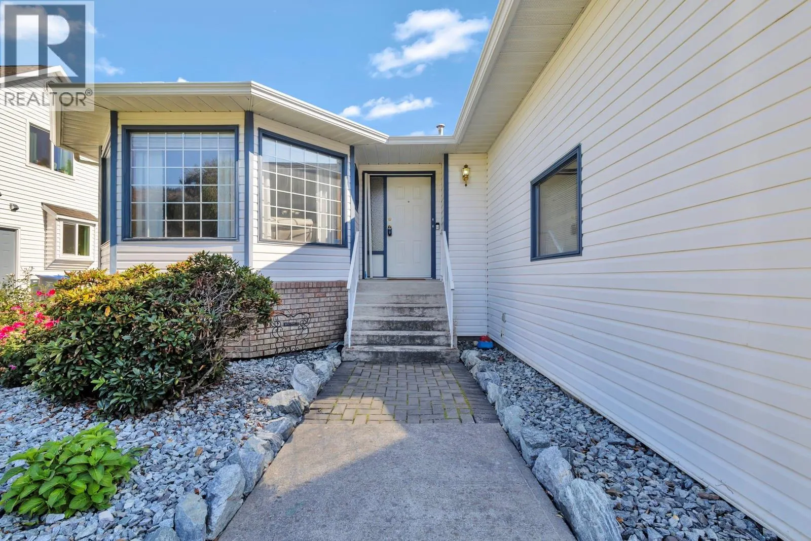 325 McTavish Road