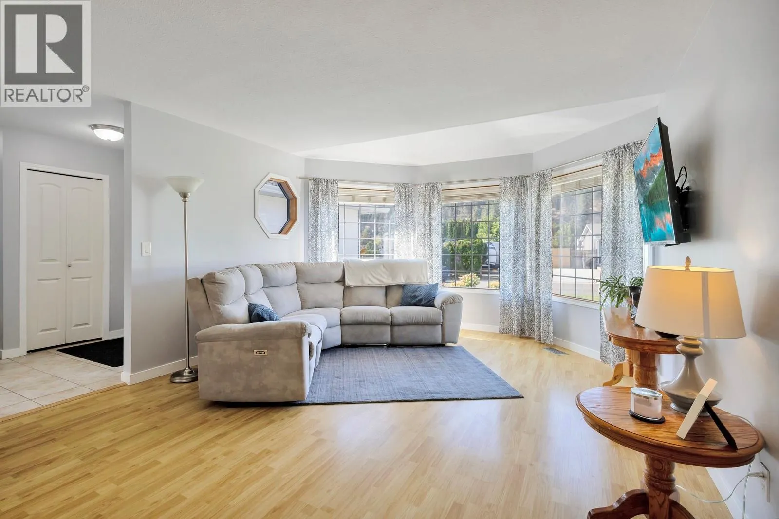 325 McTavish Road