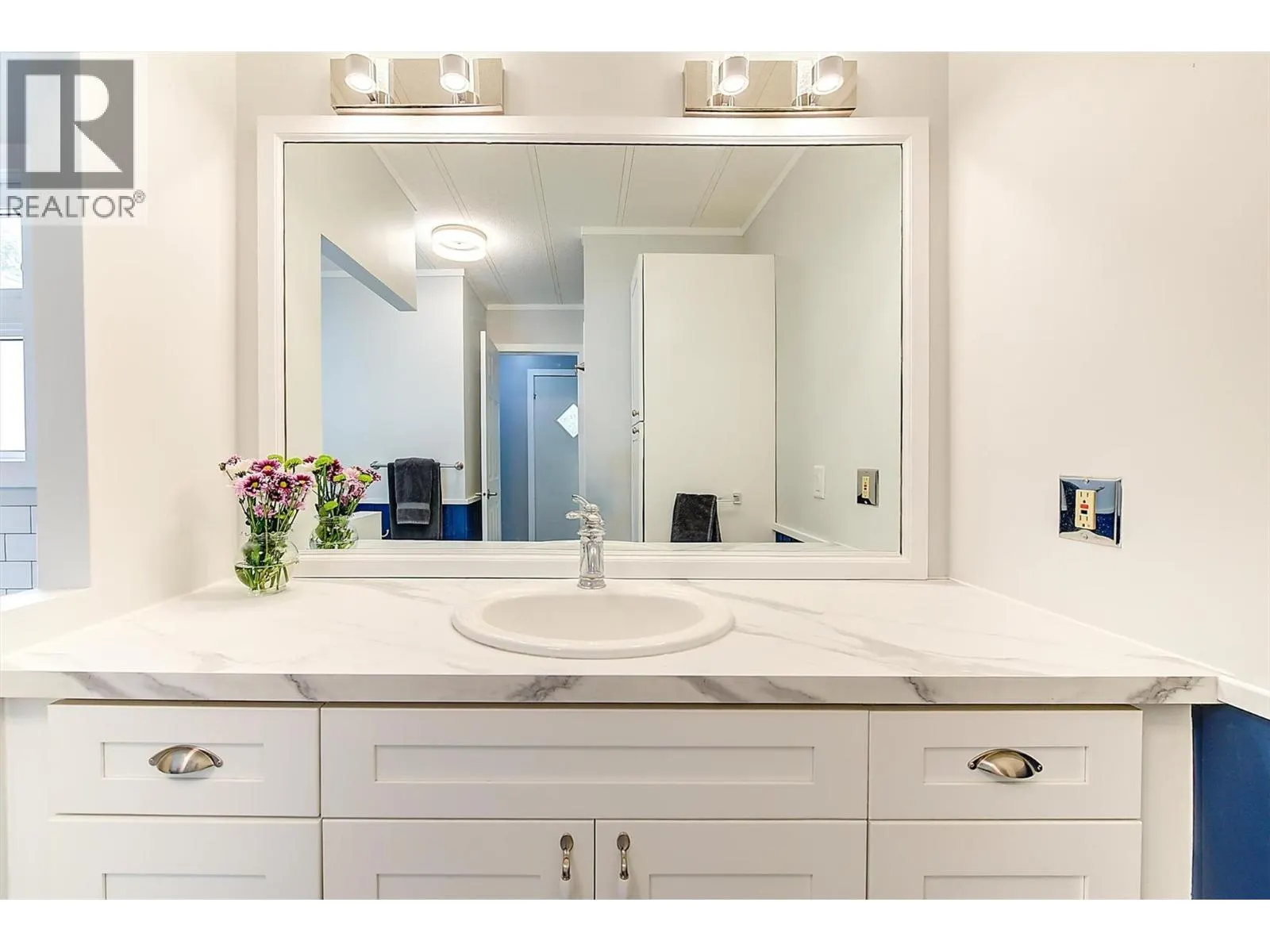 1929 97 Highway S Unit# 49