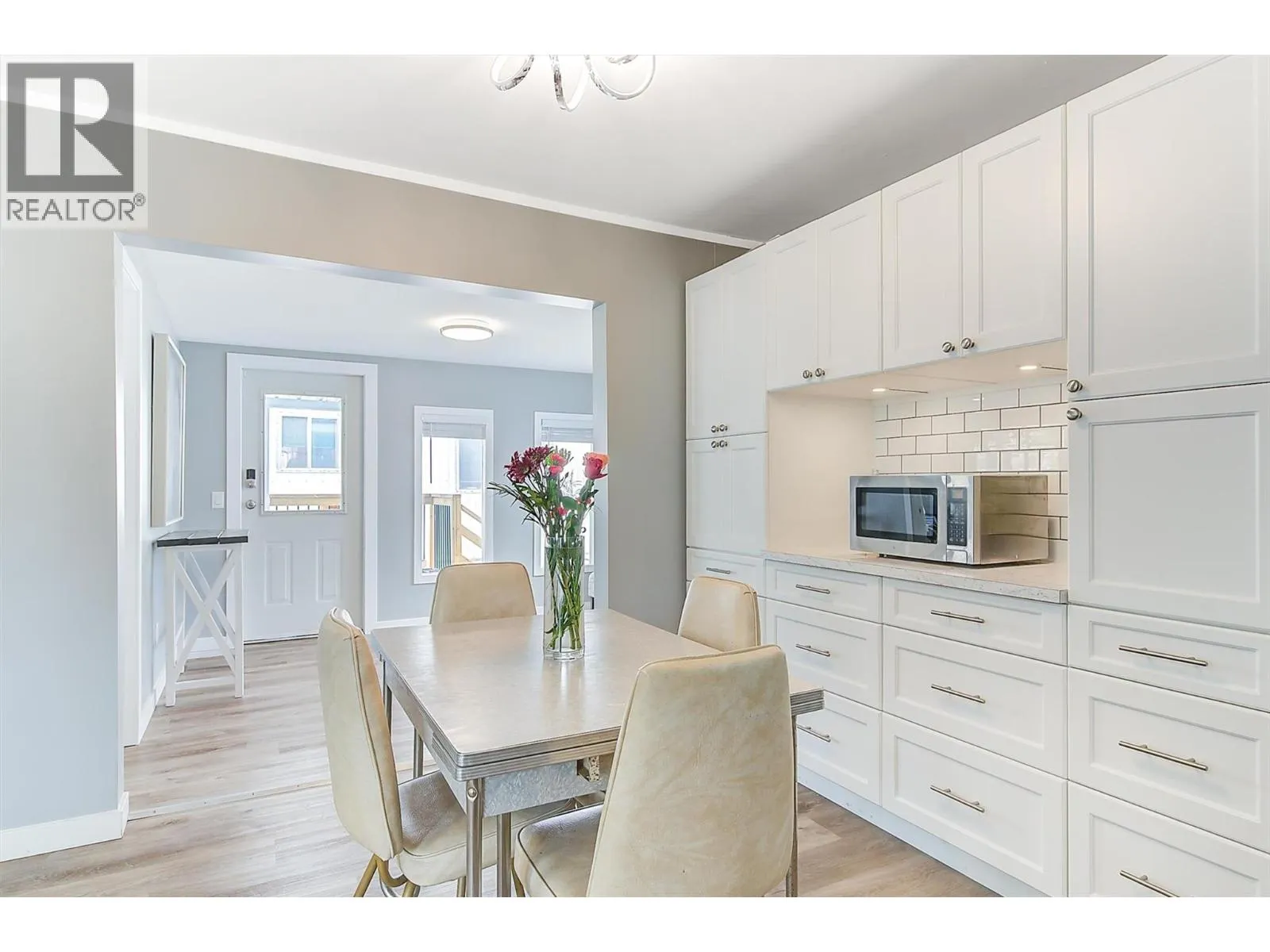 1929 97 Highway S Unit# 49