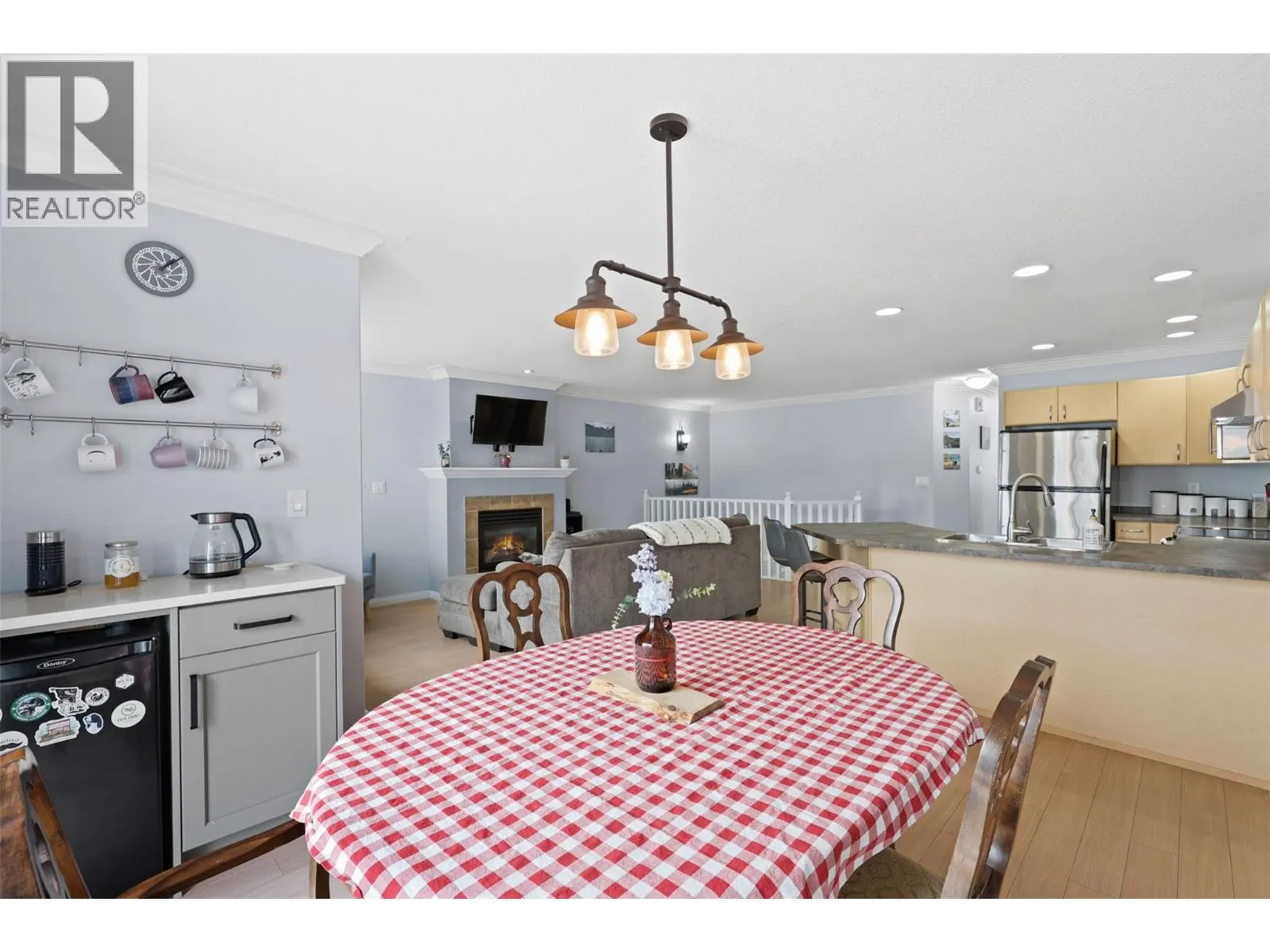 1945 GRASSLANDS Boulevard Unit# 25