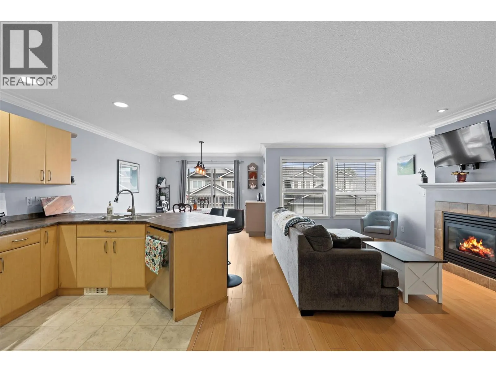 1945 GRASSLANDS Boulevard Unit# 25