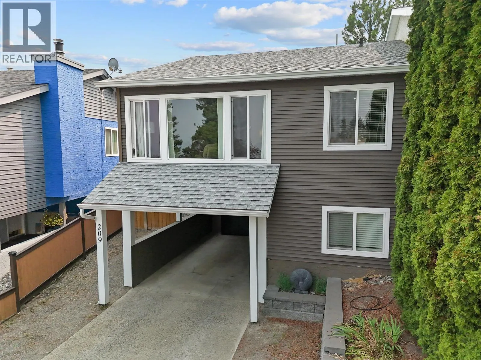 209 HOLLYBURN Drive