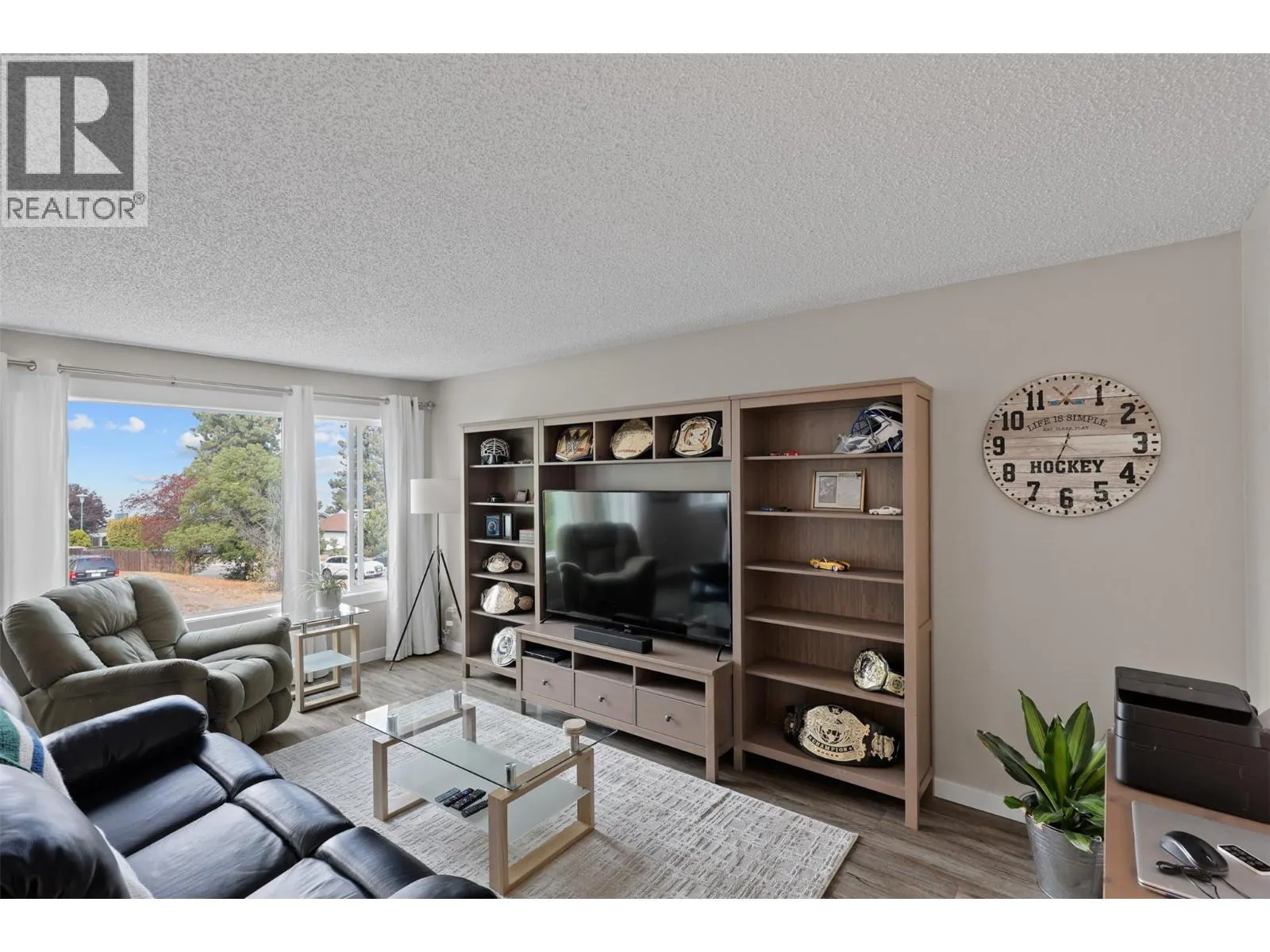 209 HOLLYBURN Drive