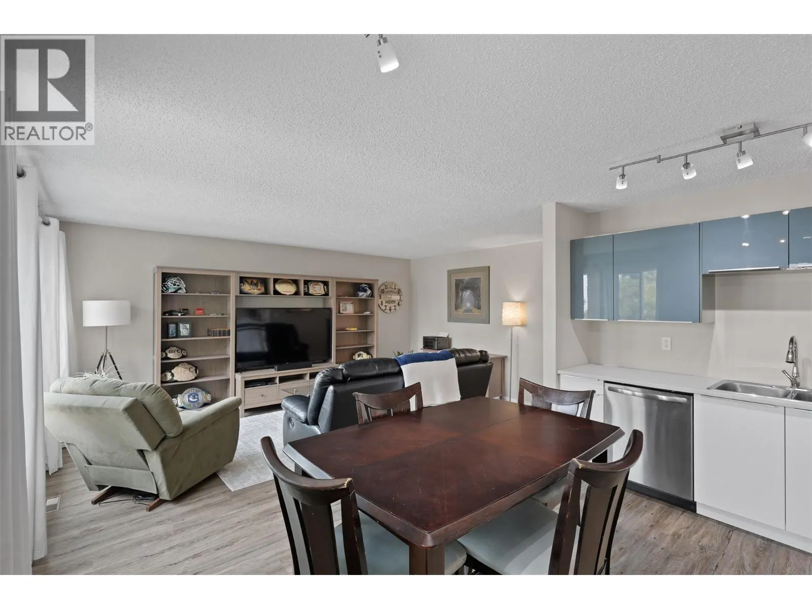 209 HOLLYBURN Drive