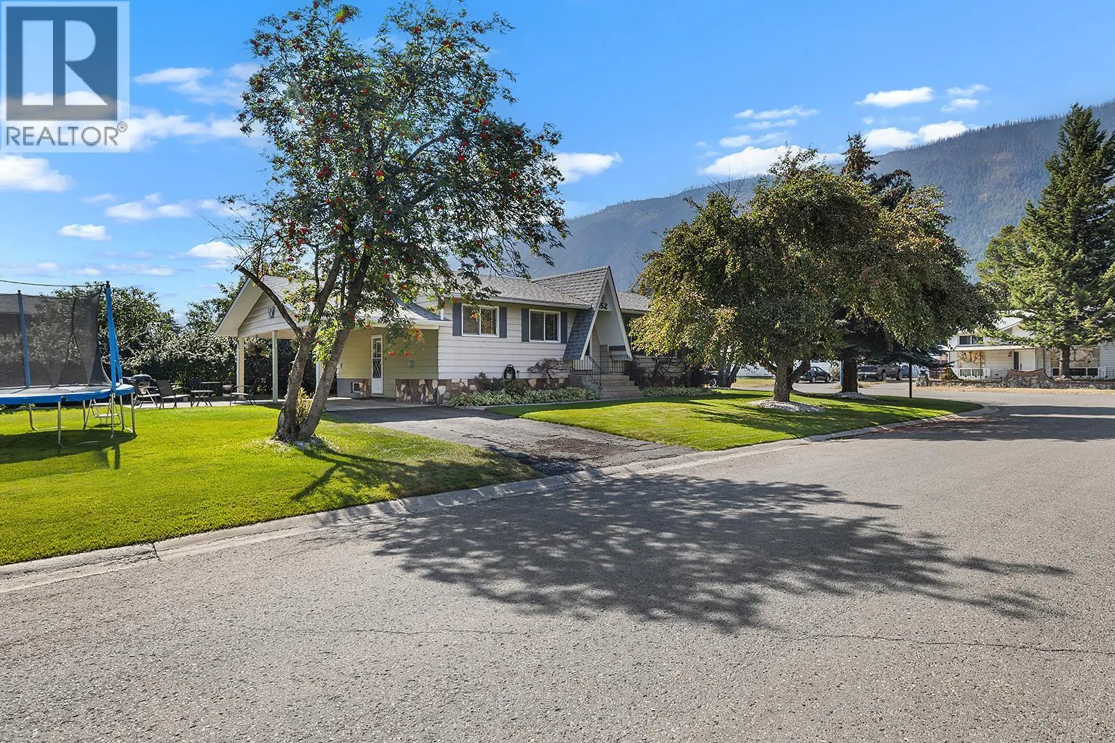 452 MOUNTAIN ASH Crescent