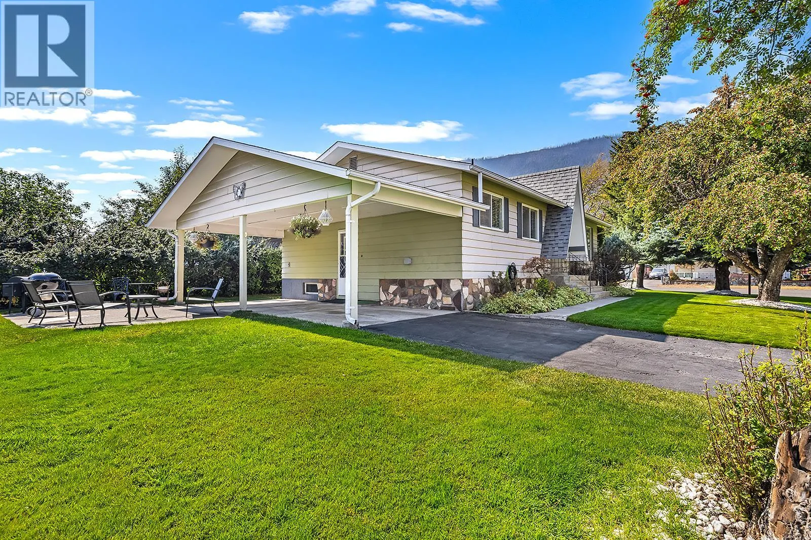 452 MOUNTAIN ASH Crescent