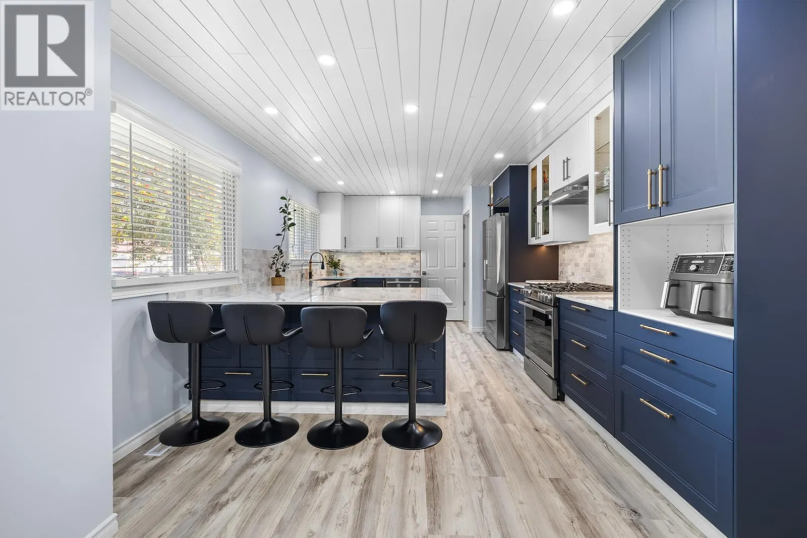452 MOUNTAIN ASH Crescent