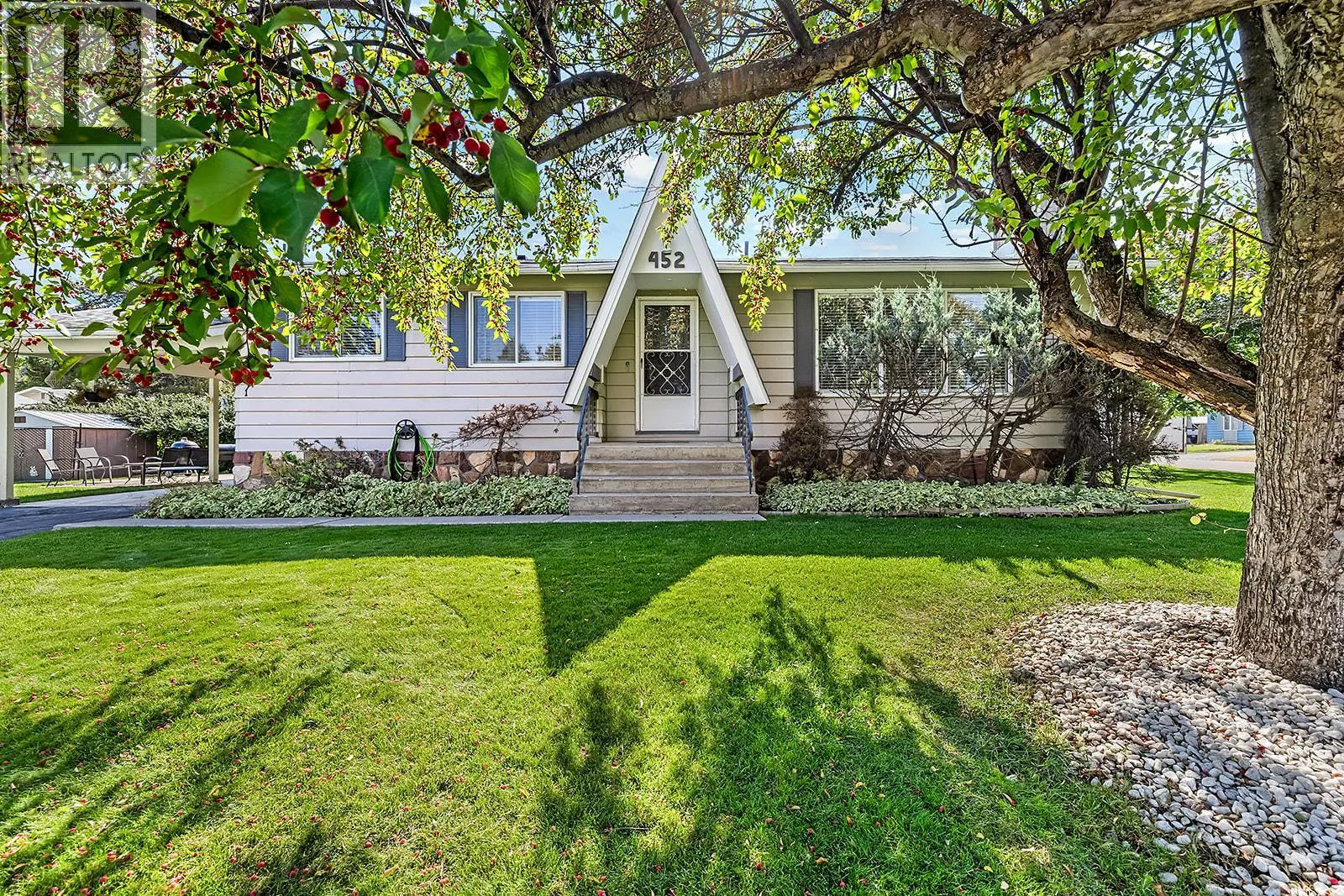 452 MOUNTAIN ASH Crescent