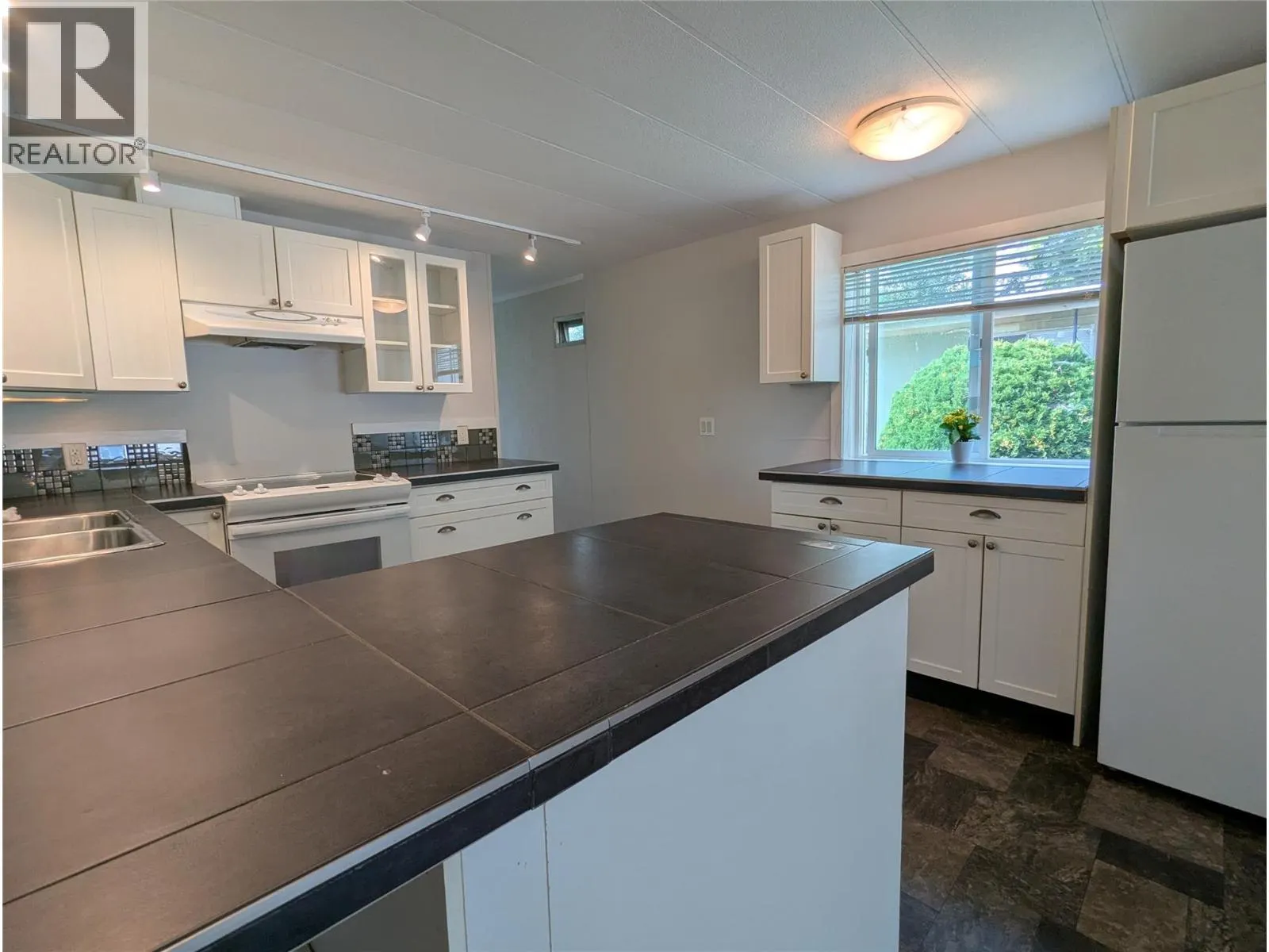 3535 Casorso Road Unit# 80