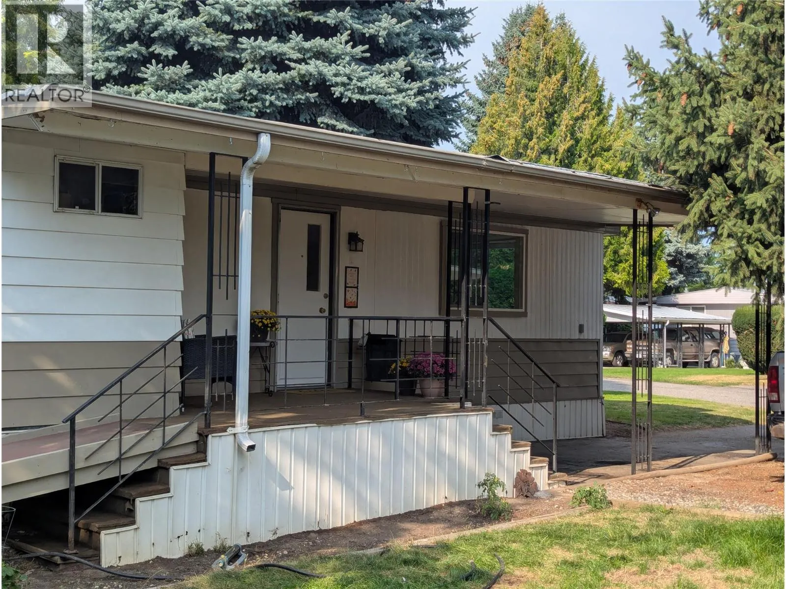 3535 Casorso Road Unit# 80