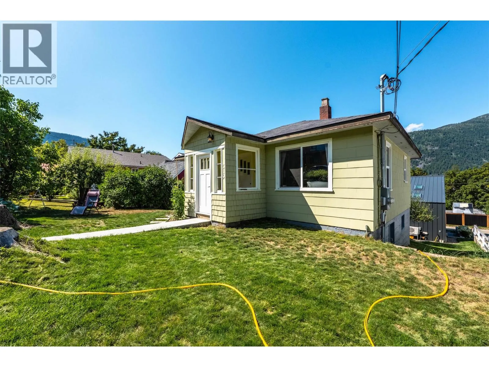 519 ROBSON Street