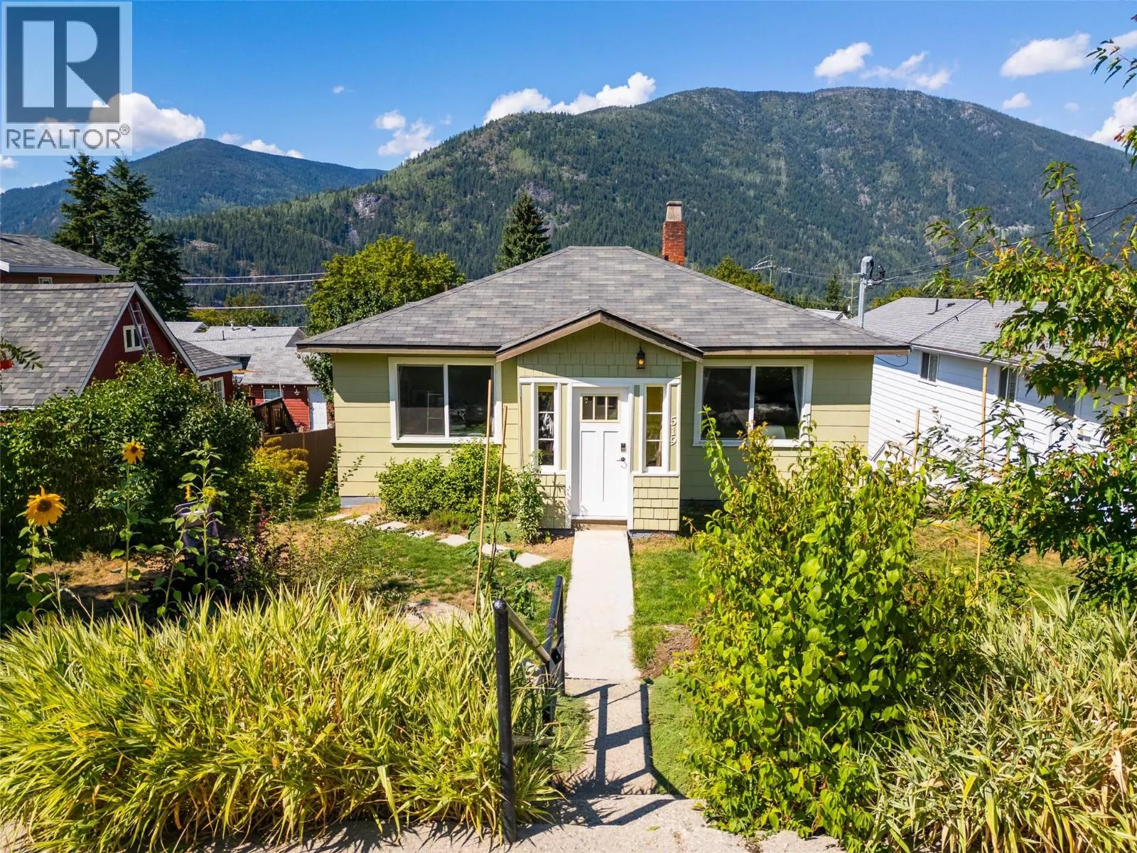 519 ROBSON Street
