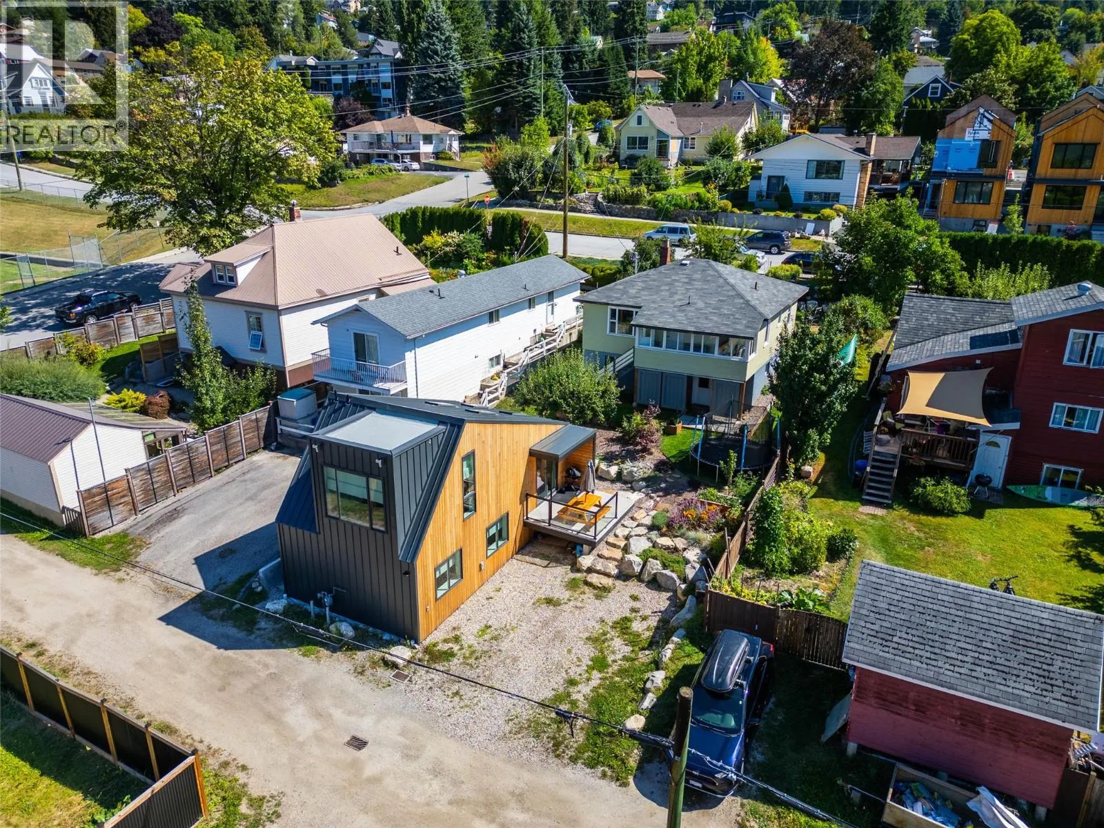 519 ROBSON Street