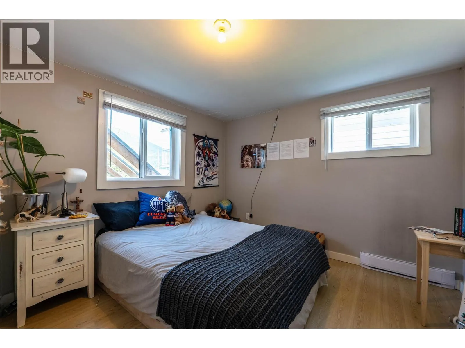 519 ROBSON Street