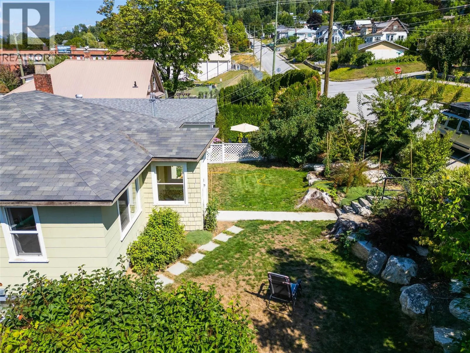 519 ROBSON Street