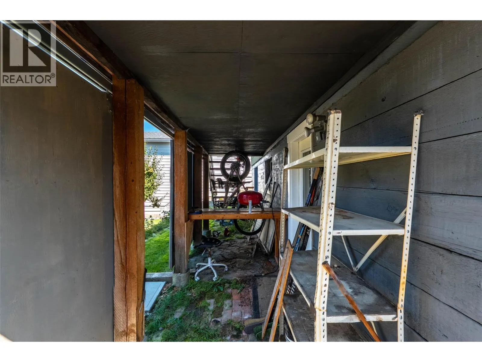 519 ROBSON Street