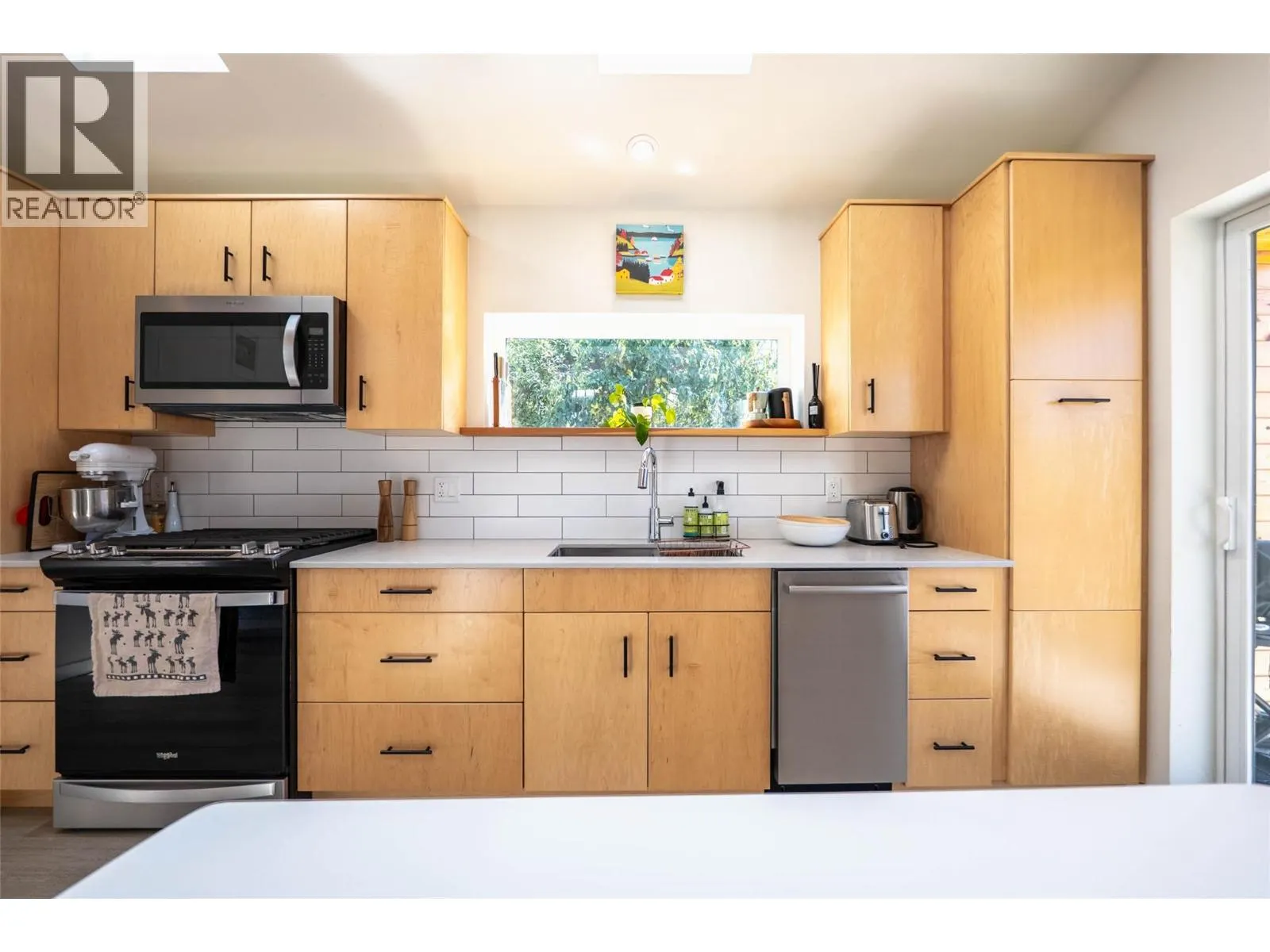 519 ROBSON Street