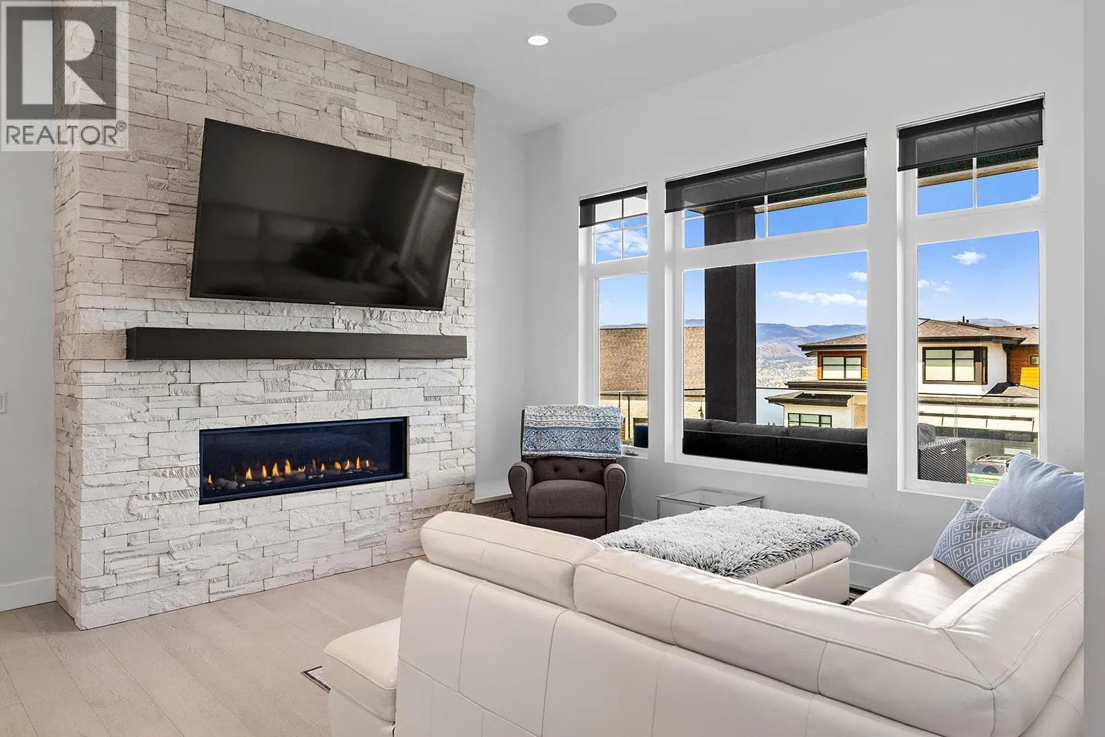 443 Redtail Court