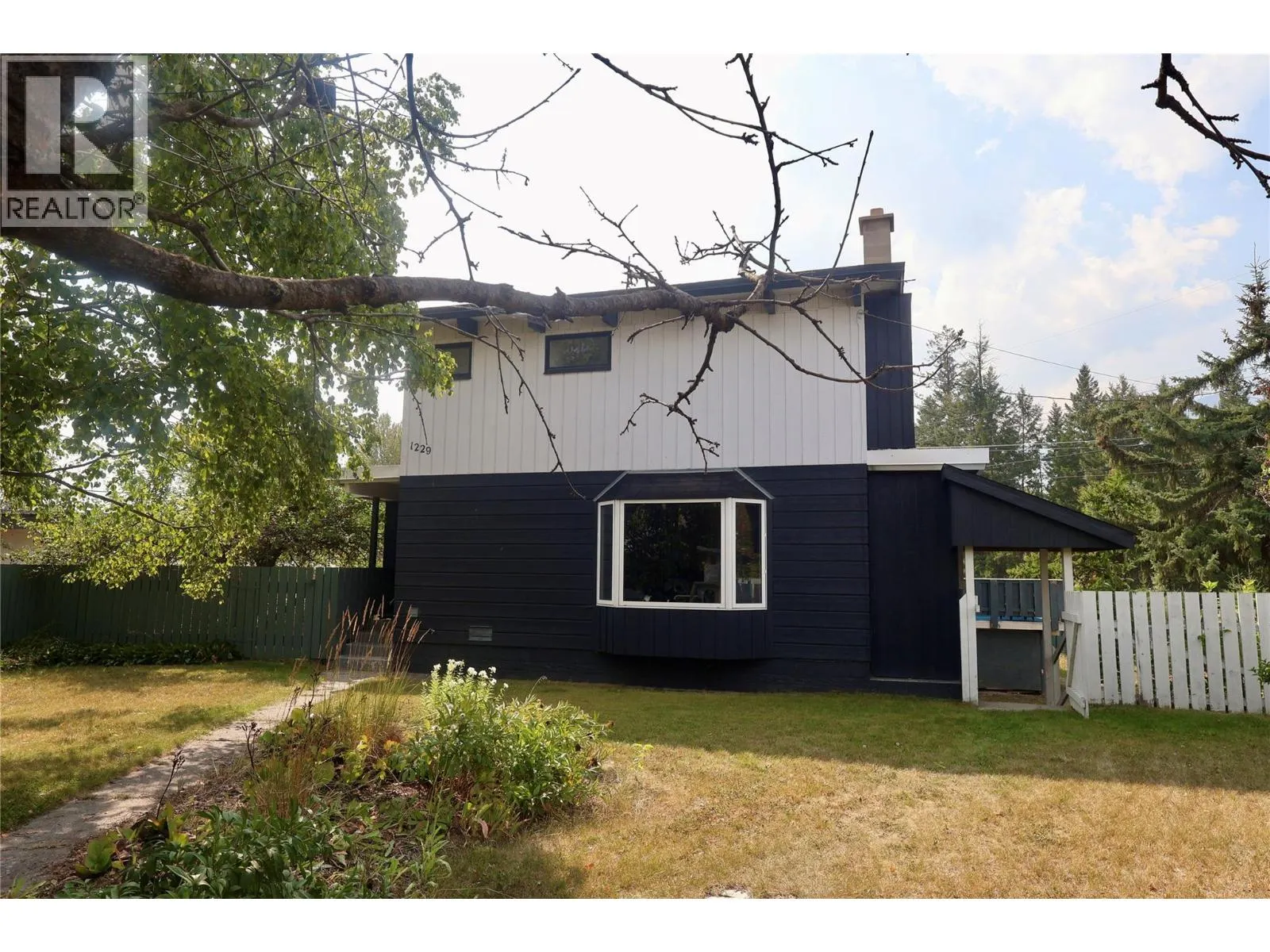 1229 ALEXANDER Drive
