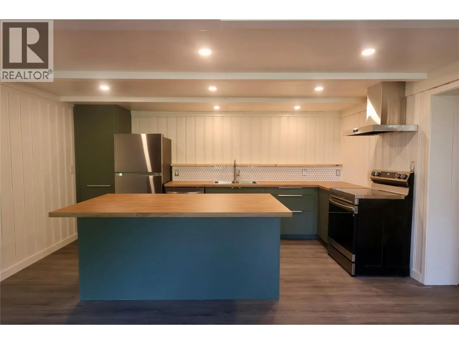 1229 ALEXANDER Drive