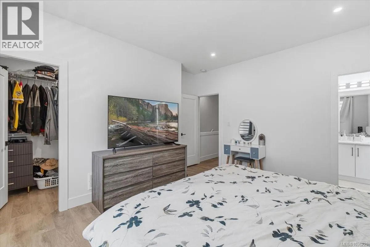 386 Avaani Way