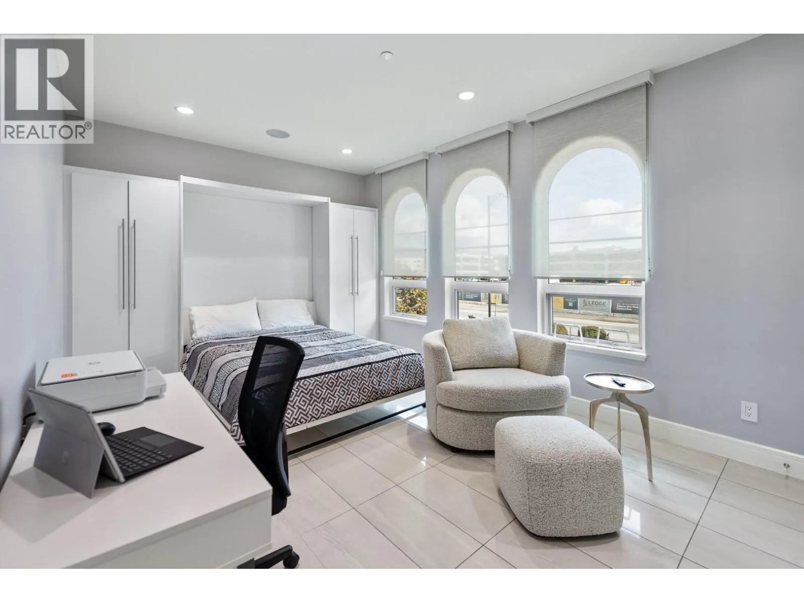 3756 Lakeshore Road Unit# 4