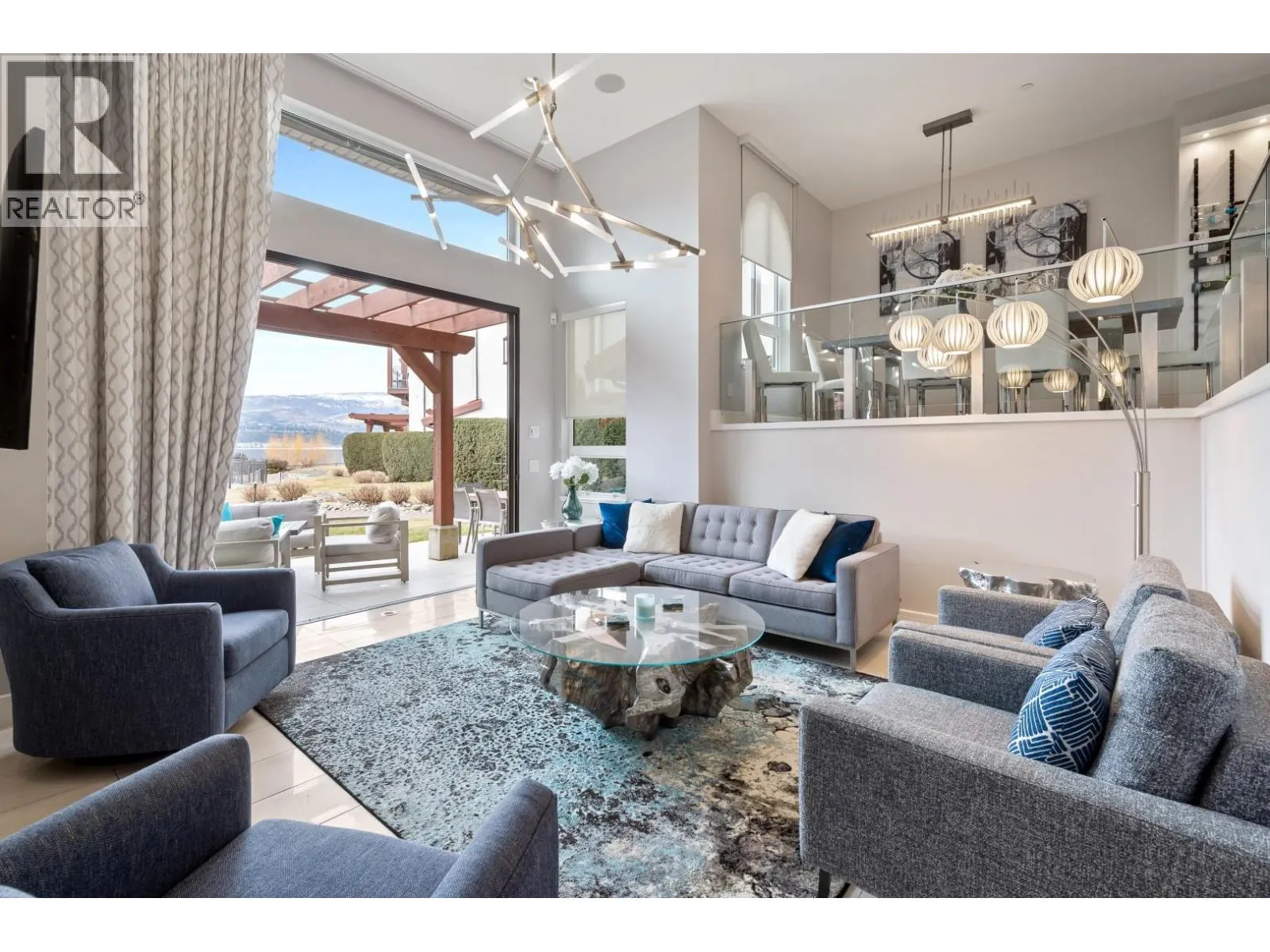 3756 Lakeshore Road Unit# 4