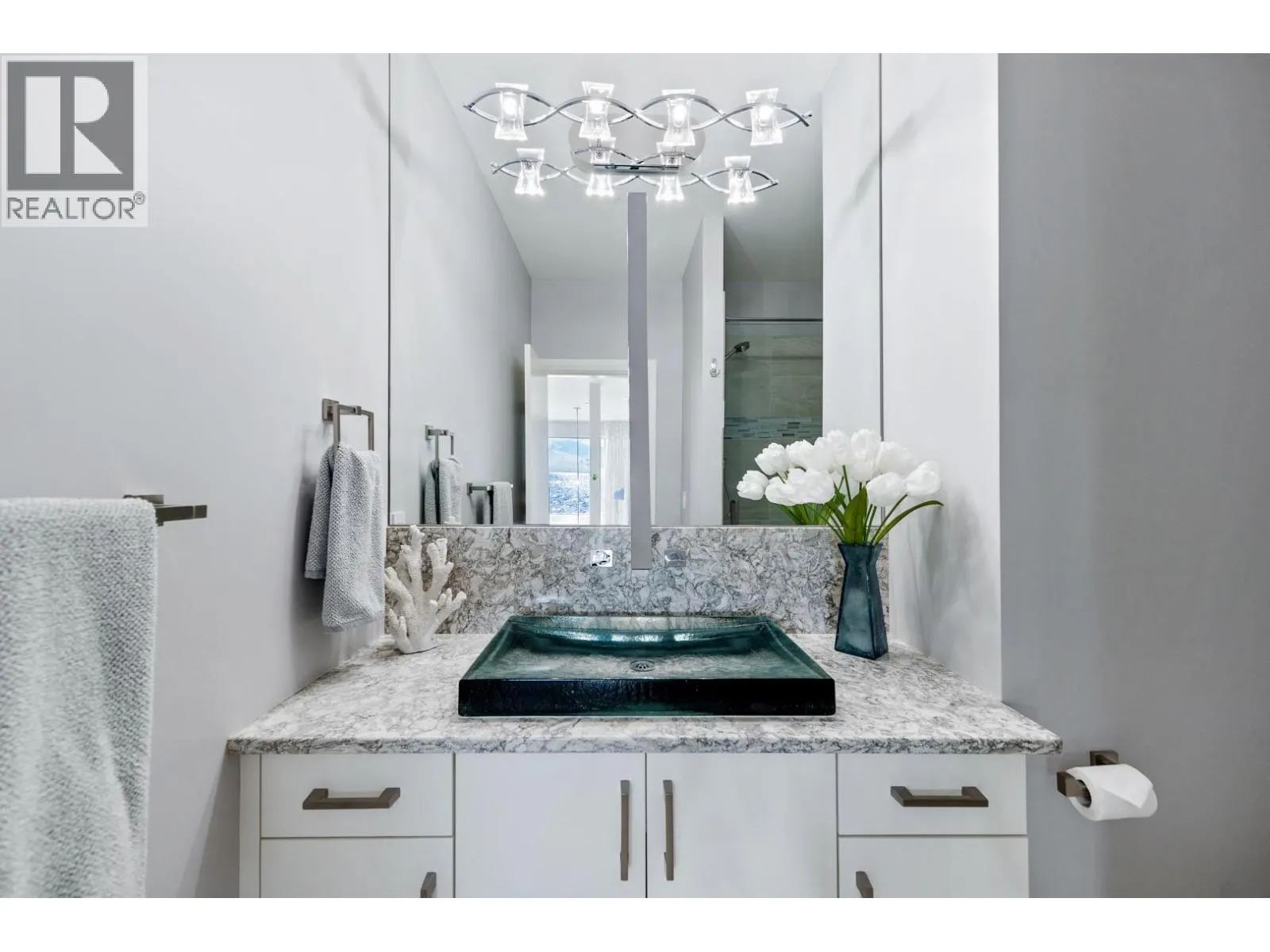 3756 Lakeshore Road Unit# 4