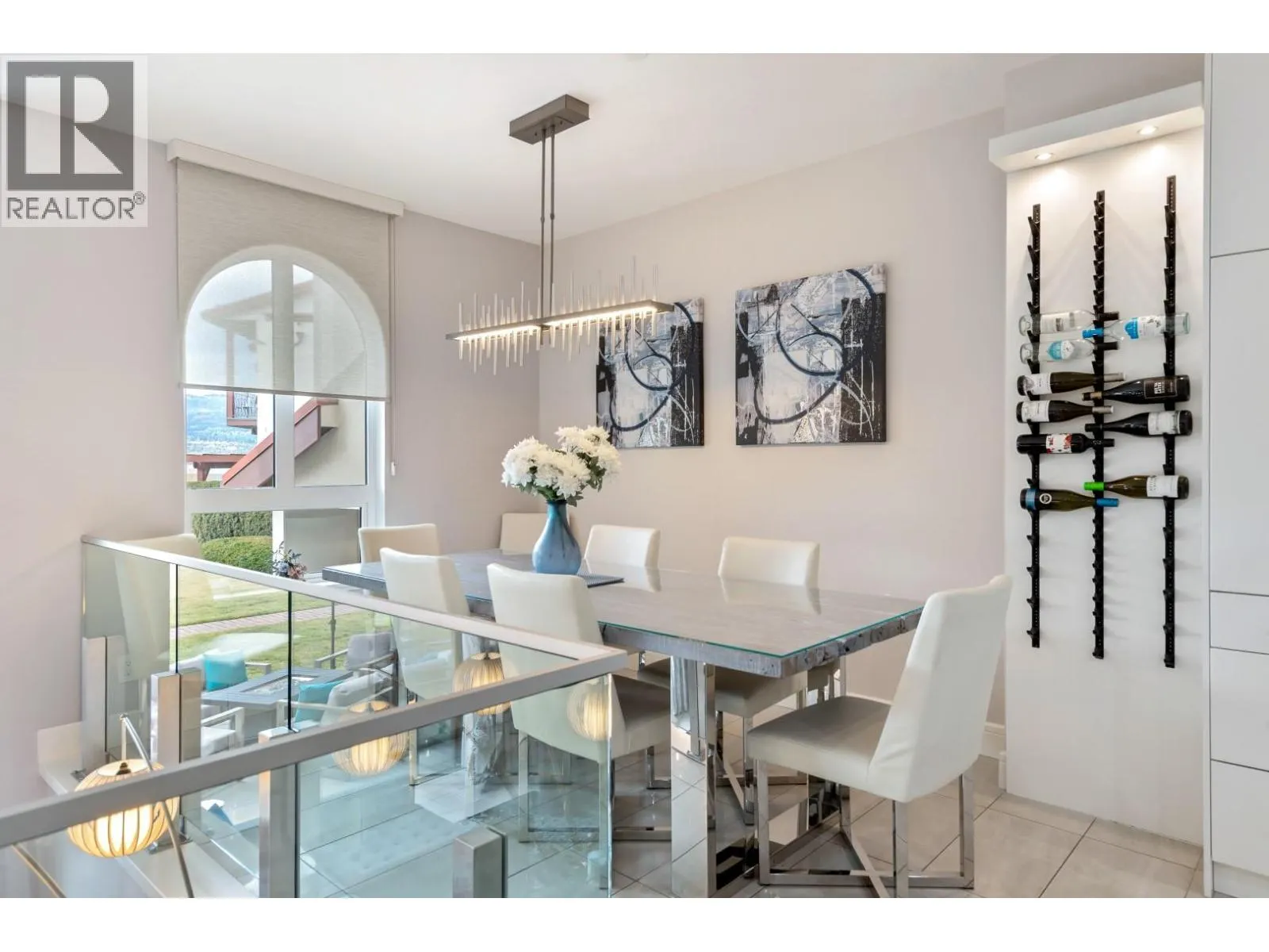 3756 Lakeshore Road Unit# 4