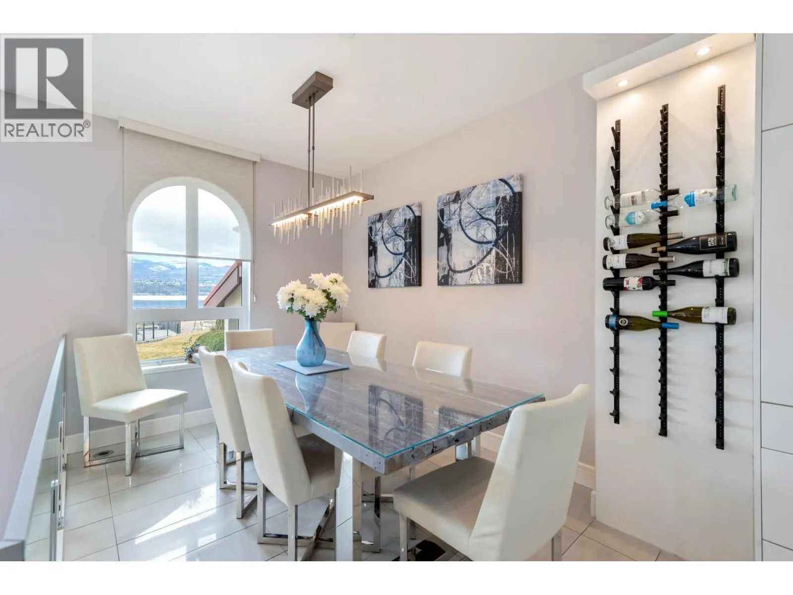3756 Lakeshore Road Unit# 4