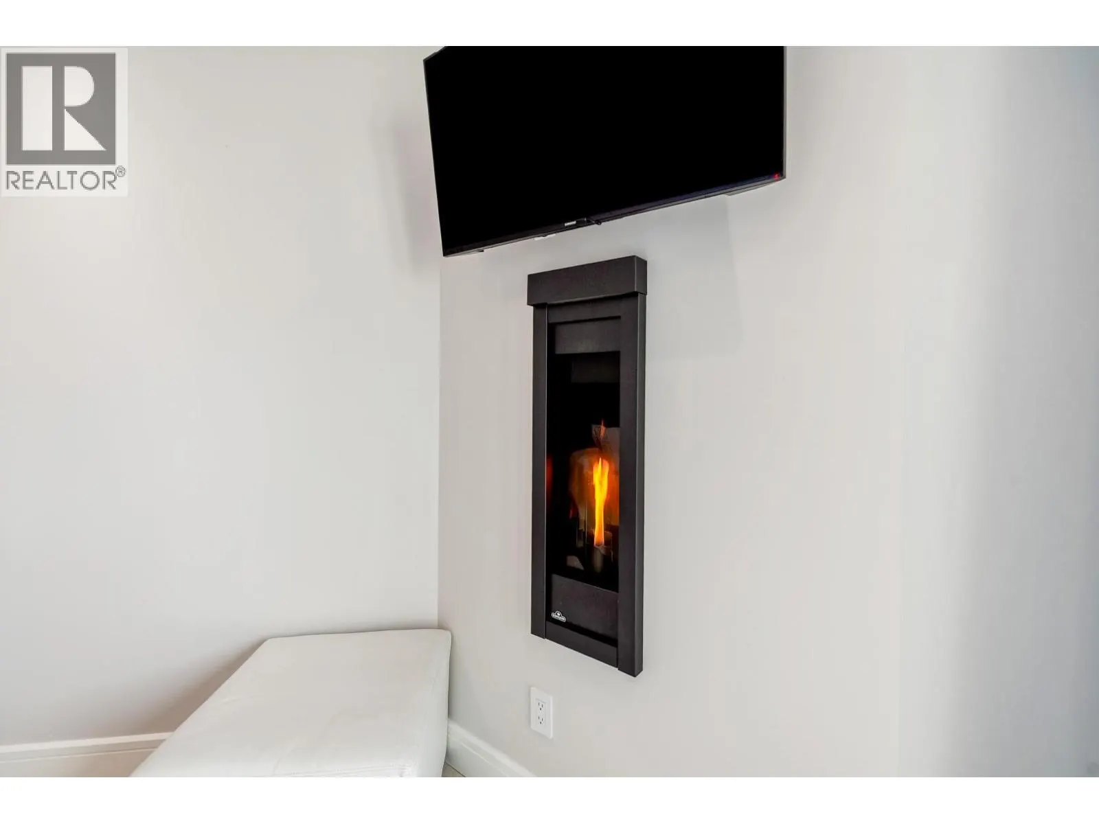 3756 Lakeshore Road Unit# 4