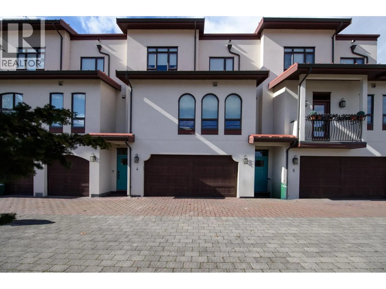 3756 Lakeshore Road Unit# 4