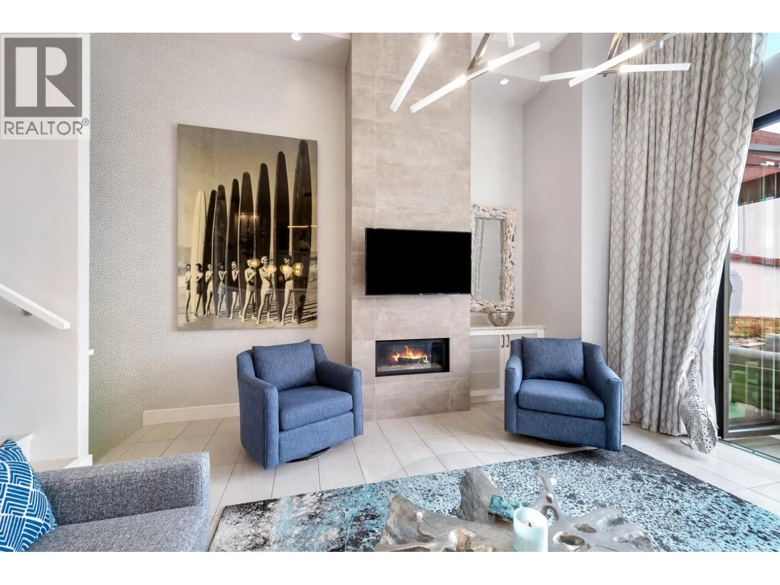 3756 Lakeshore Road Unit# 4