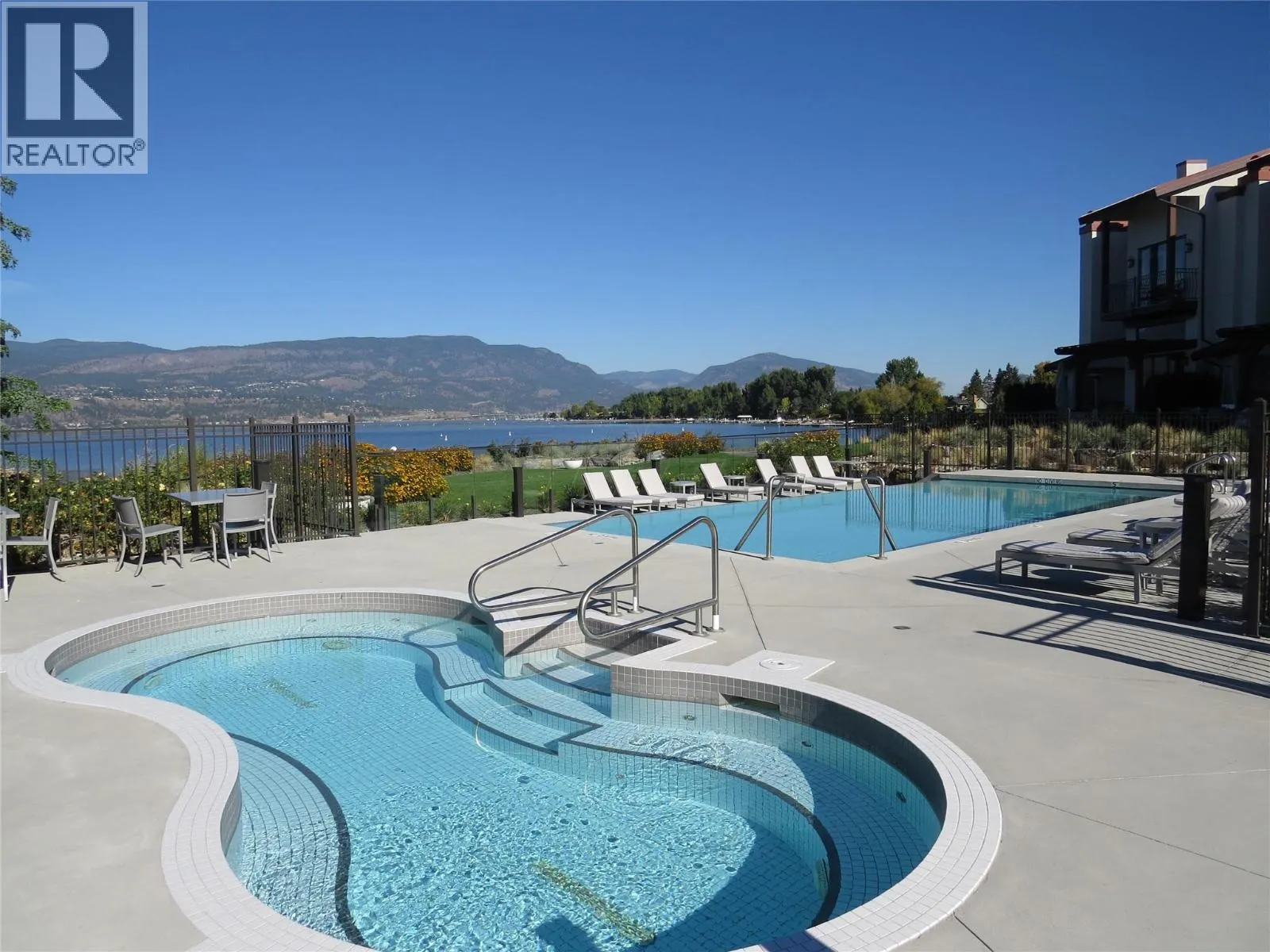 3756 Lakeshore Road Unit# 4