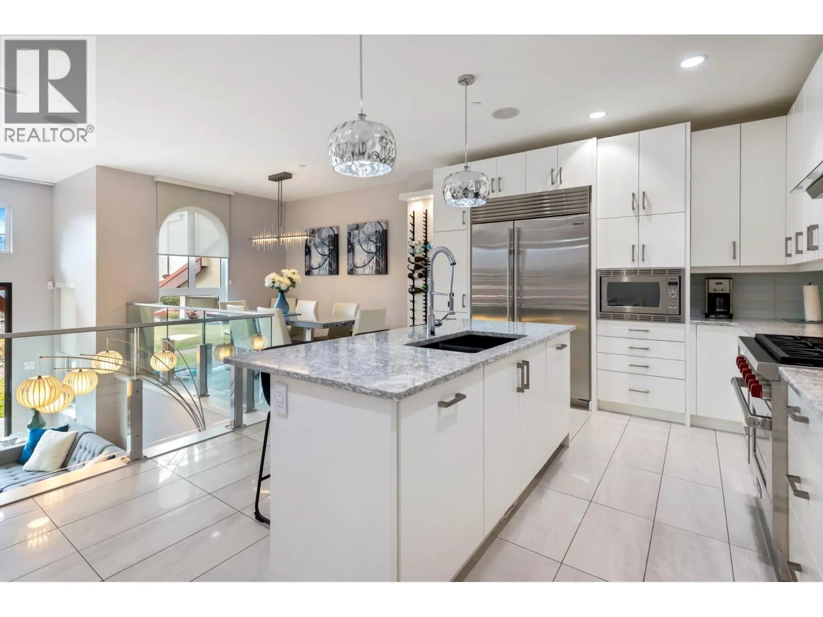 3756 Lakeshore Road Unit# 4
