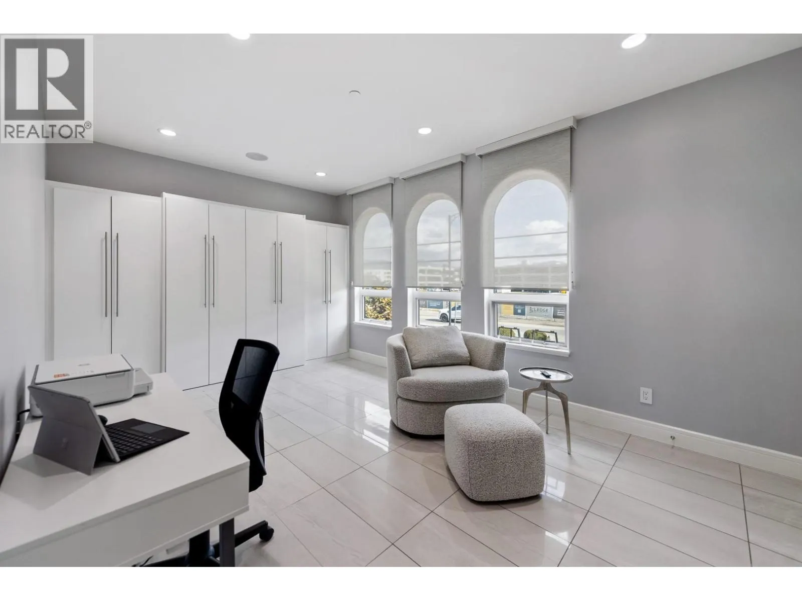 3756 Lakeshore Road Unit# 4