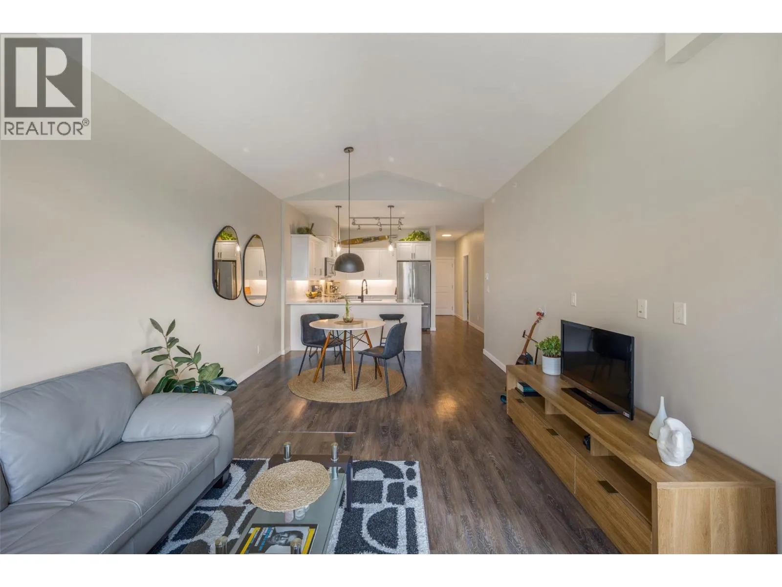 3733 Casorso Road Unit# 407