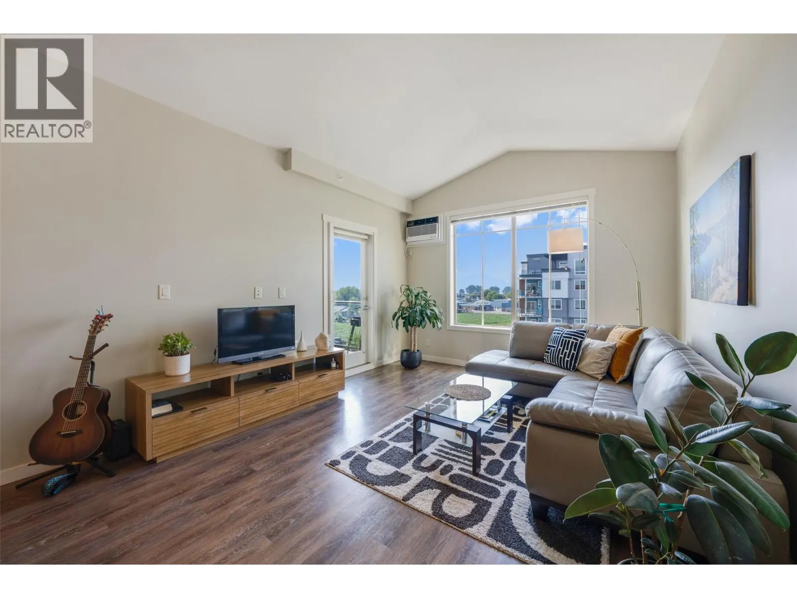 3733 Casorso Road Unit# 407