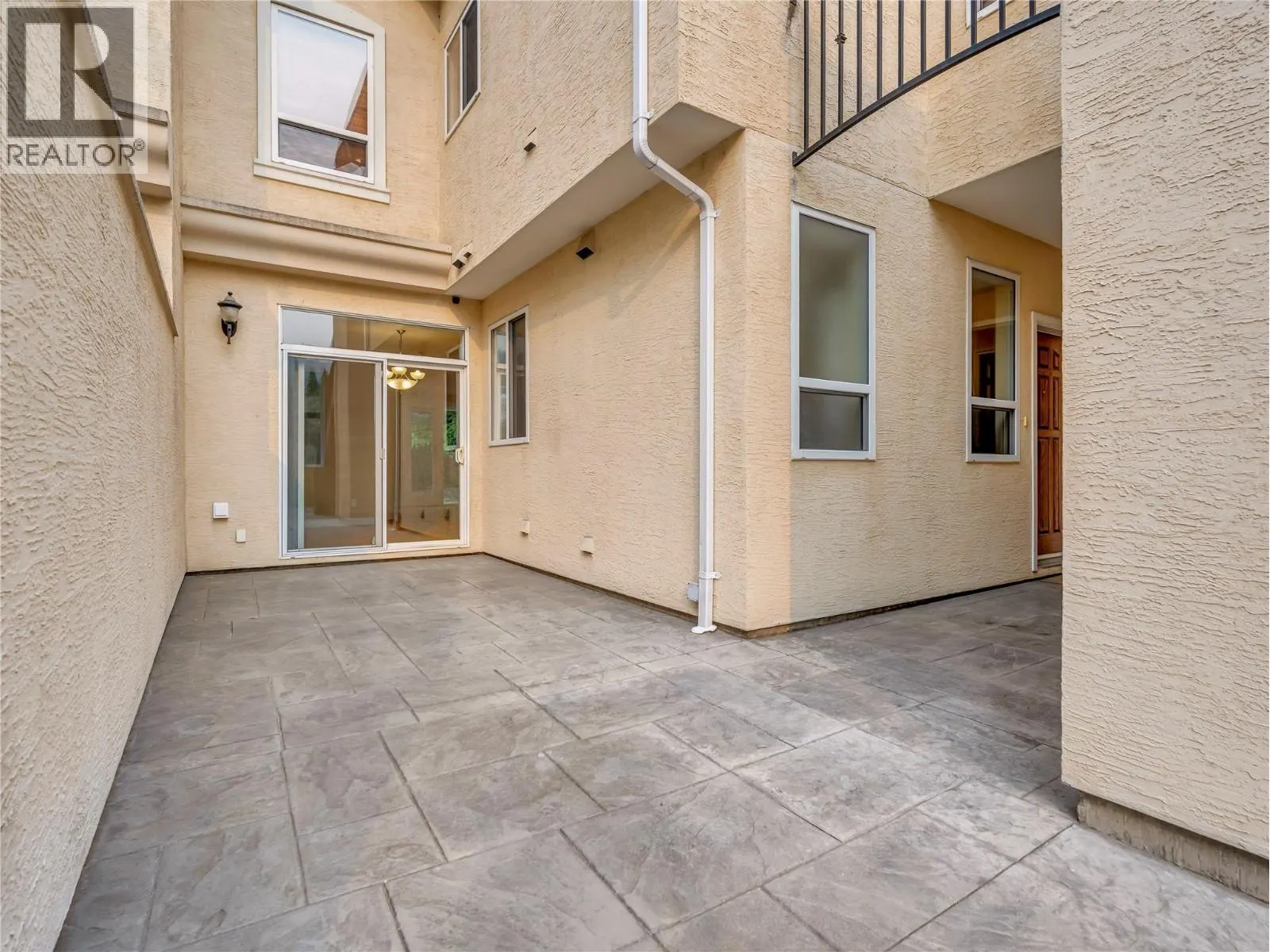 240 YORKTON Avenue Unit# 104