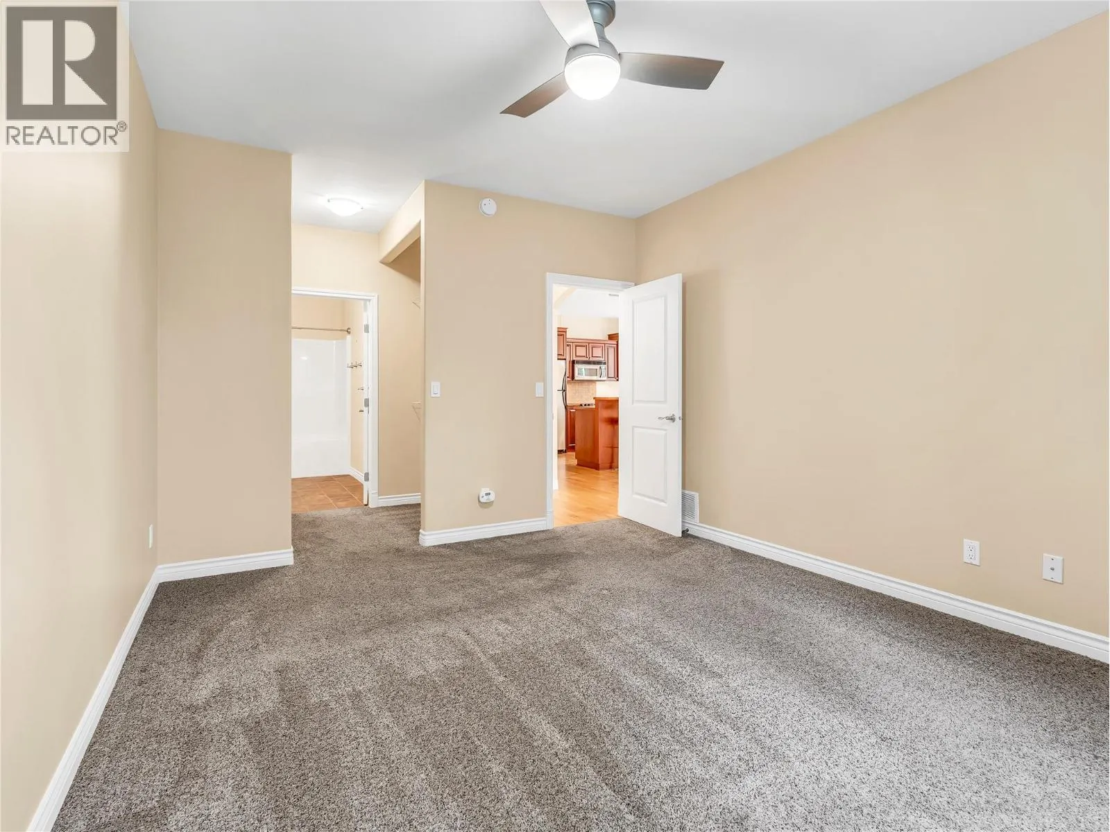 240 YORKTON Avenue Unit# 104