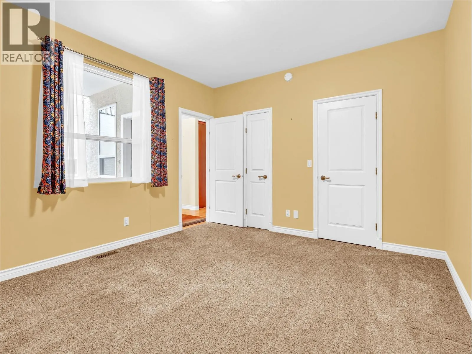 240 YORKTON Avenue Unit# 104