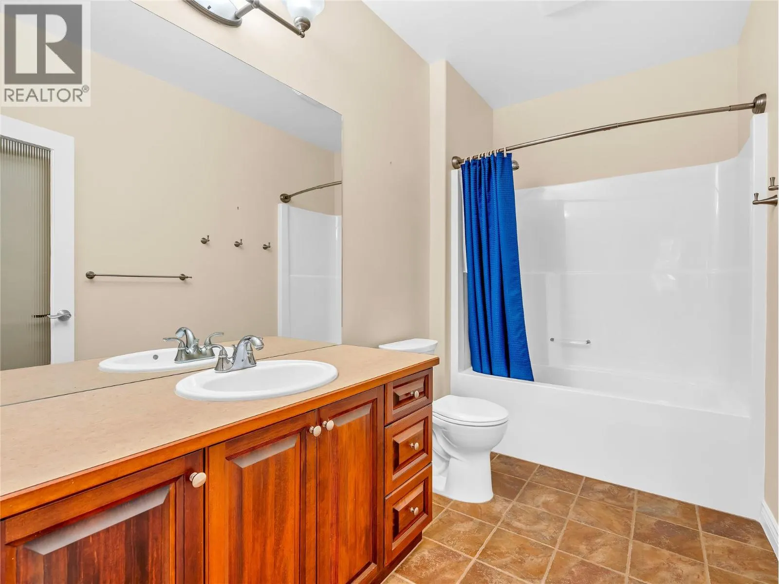 240 YORKTON Avenue Unit# 104