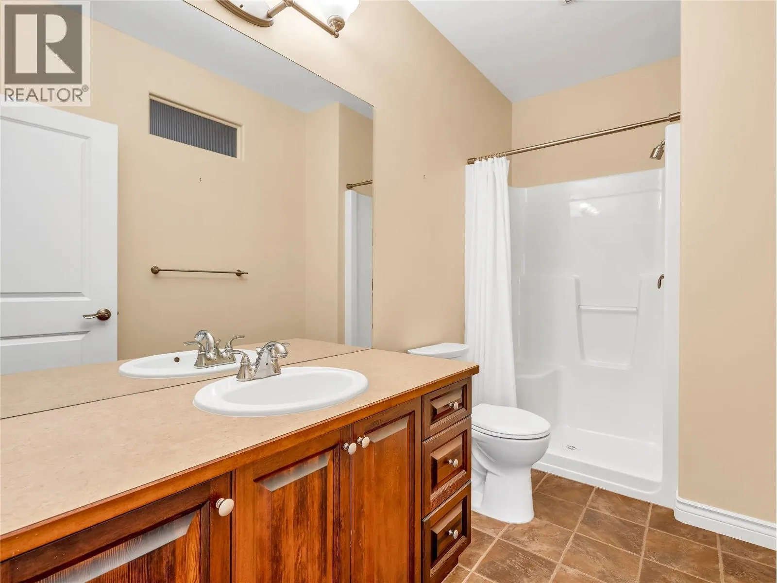 240 YORKTON Avenue Unit# 104