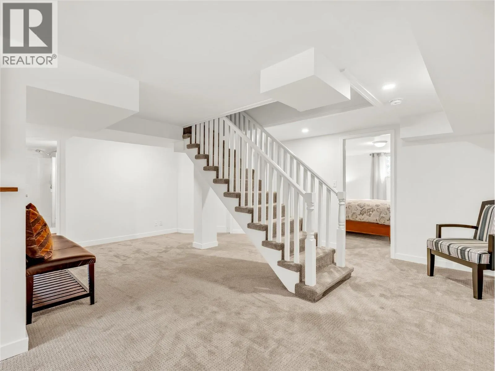 12411 Victoria Road S