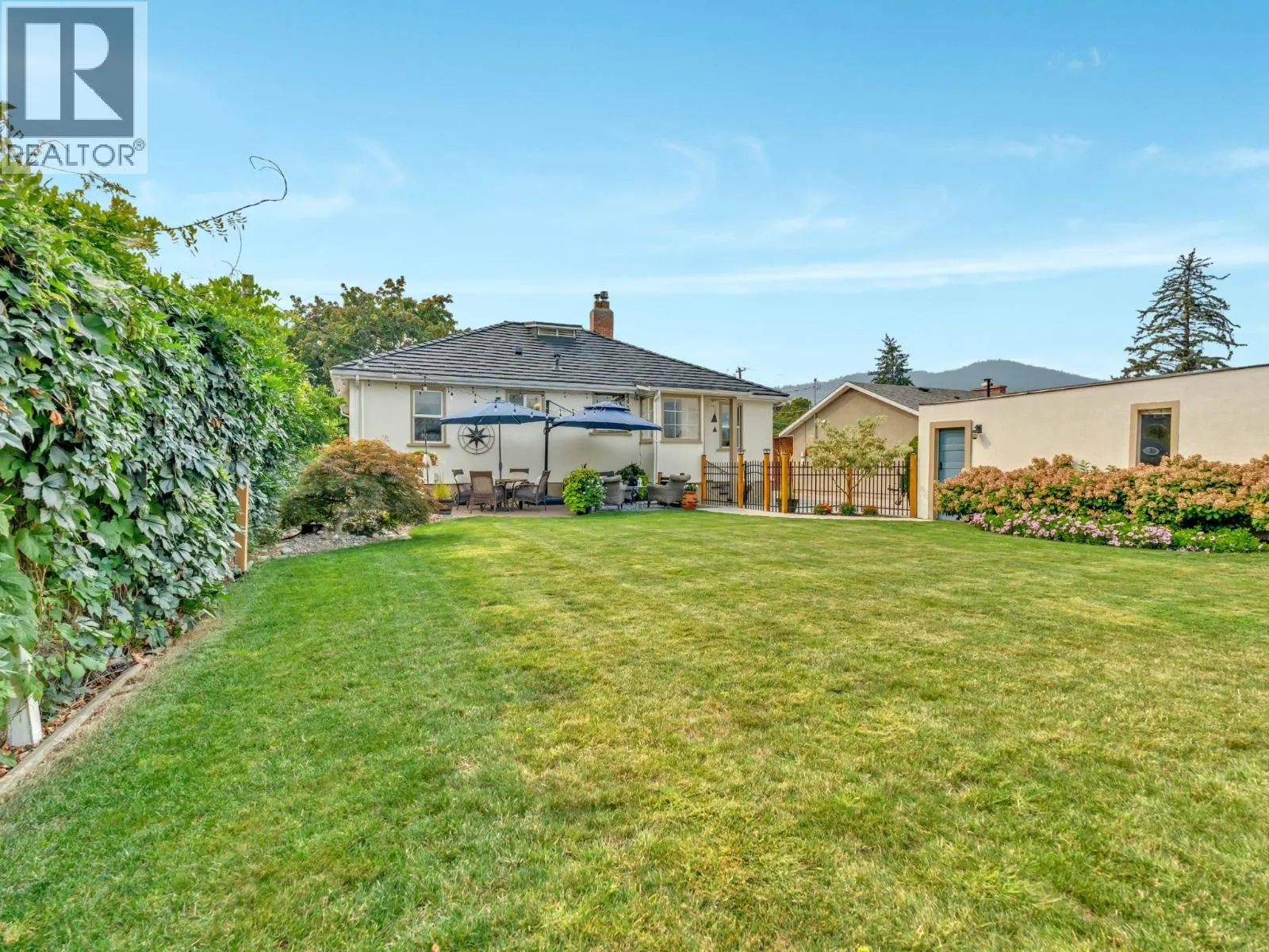 12411 Victoria Road S