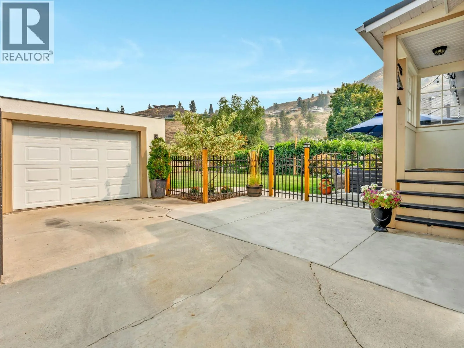 12411 Victoria Road S